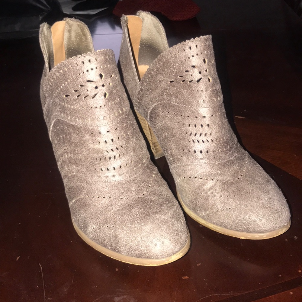 Lightly worn booties size 9.5